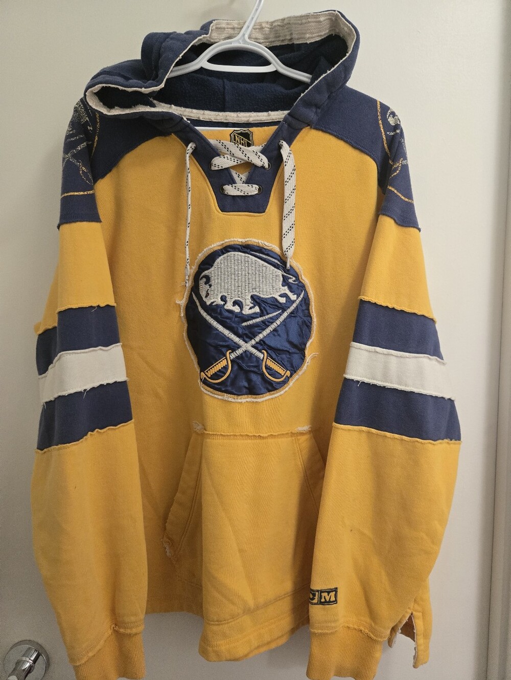 Mens NHL Buffalo Sabres Hoodie - L